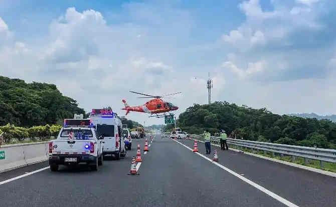 昭觉高速公路汽车救援案例